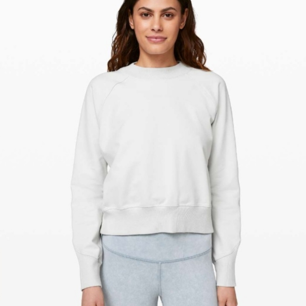 Lululemon crew neck pullover sweater shirt Size 12